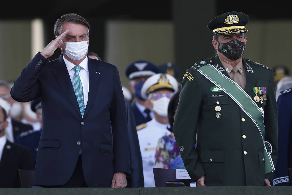 Jair Bolsonaro ao lado do general Paulo Sérgio Nogueira - Foto: Lúcio Távora