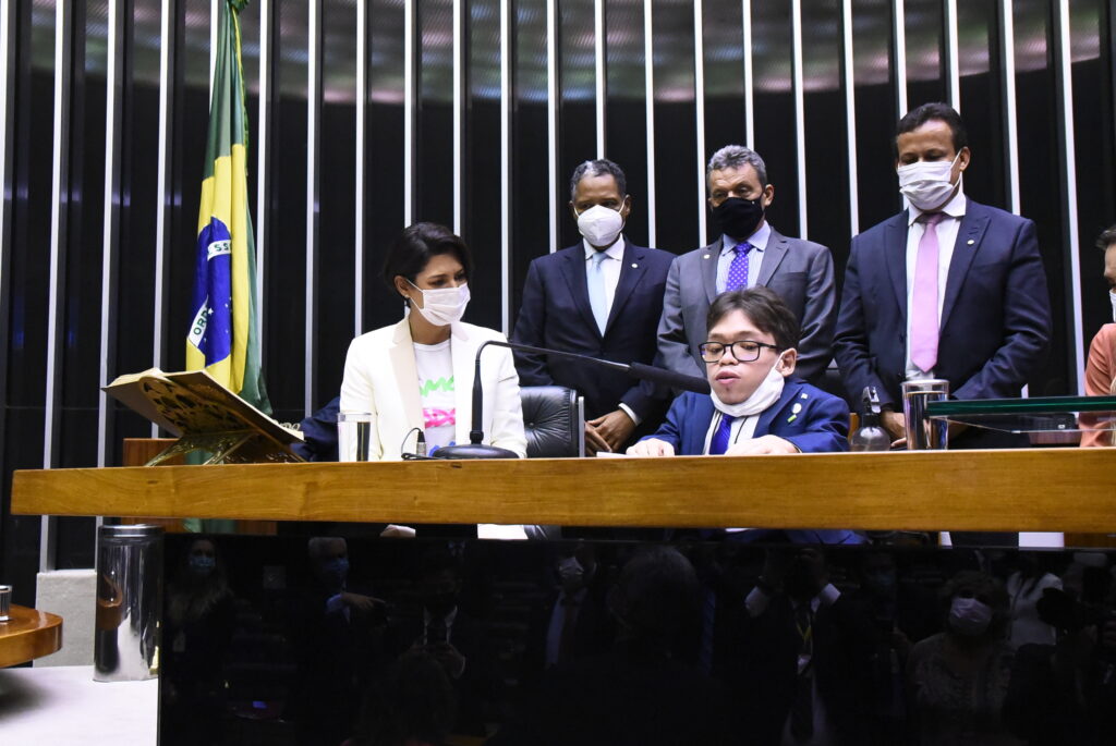 Patrick foi empossado pelo presidente da Casa, Arthur Lira – Foto: Assessoria