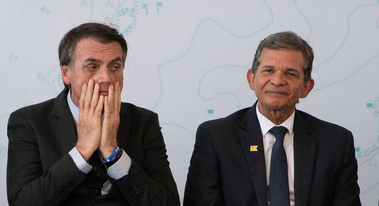 Bolsonaro e Joaquim Silva e Luna - Foto: MAURO PIMENTEL/AFP