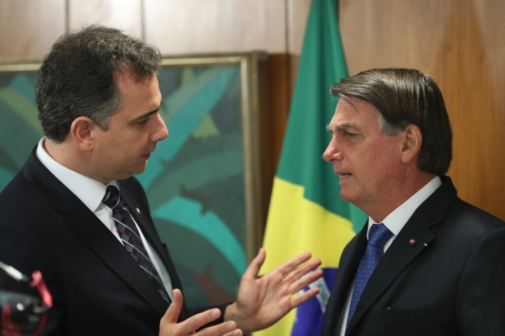 Presidente do Senado fica à frente do Executivo enquanto Bolsonaro cumpre agenda na Guiana - Foto: Reprodução