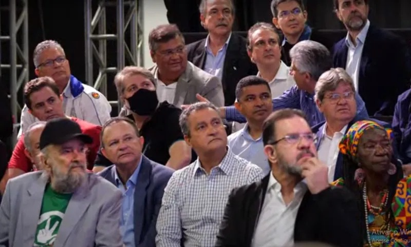 Veneziano e João sentaram na mesma fileira no evento - Foto: Reprodução
