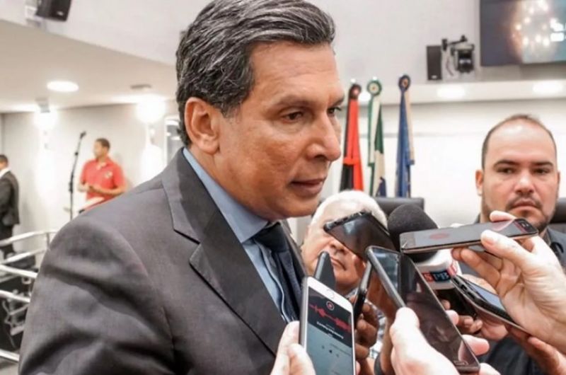 Deputado Ricardo Barbosa (PSB) durante entrevista para jornalistas - Foto: Reprodução/Internet