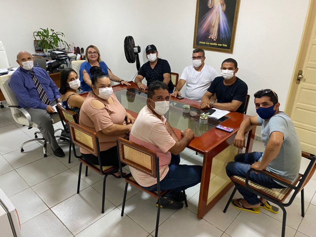 Prefeita Magna se reúne com representantes dos garis – Foto: Assessoria