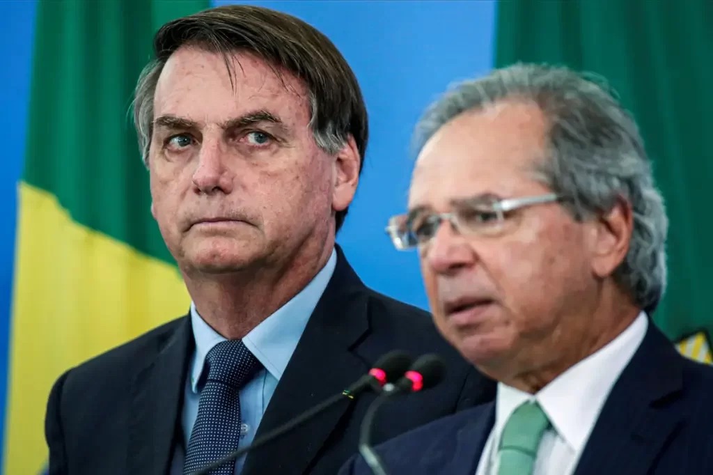 Presidente Jair Bolsonaro (esquerda) e o ministro Paulo Guedes (direita) - Foto: Reuters/Ueslei Marcelino
