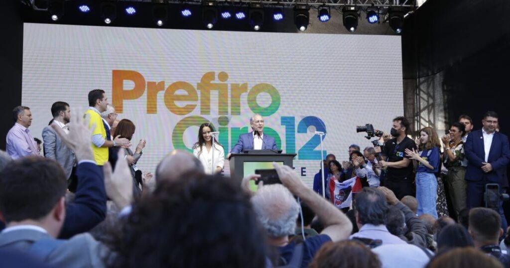 Ciro Gomes discursando durante convenção nacional da sigla, em Brasília — Foto: PDT Nacional/Divulgação