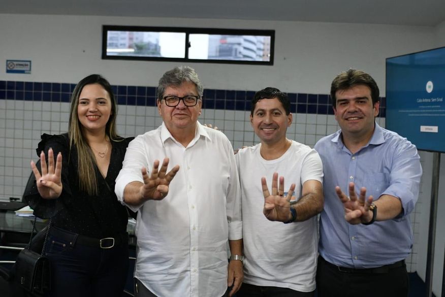 Adesão de Helhinho ao governador contou com intermédio de Eduardo Carneiro - Foto: Reprodução/redes sociais