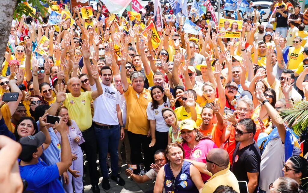 João, Lucas e Pollyanna lideram caminhada no último dia de campanha – Foto: Assessoria