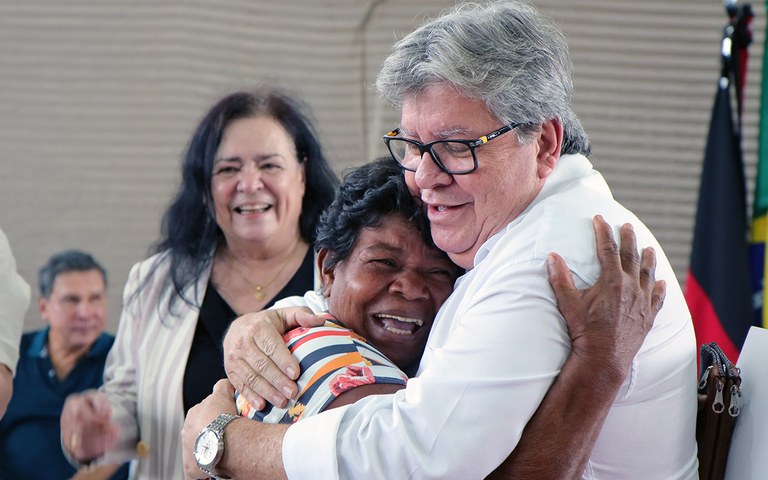 João Azevêdo ressaltou a importância da ação para a dignidade das famílias - Foto: Francisco França