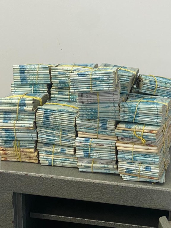 PF encontra R$ 800 mil em cofre de coordenador de campanha na PB — Foto: Divulgação/Polícia Federal