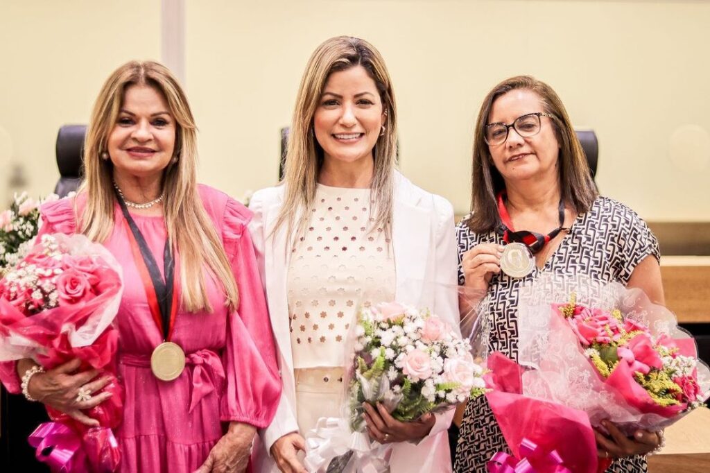Primeira-dama Ana Maria Lins, deputada Danielle do Vale e Mary Roberta, reitora do IFPB - Foto: Reprodução/redes sociais