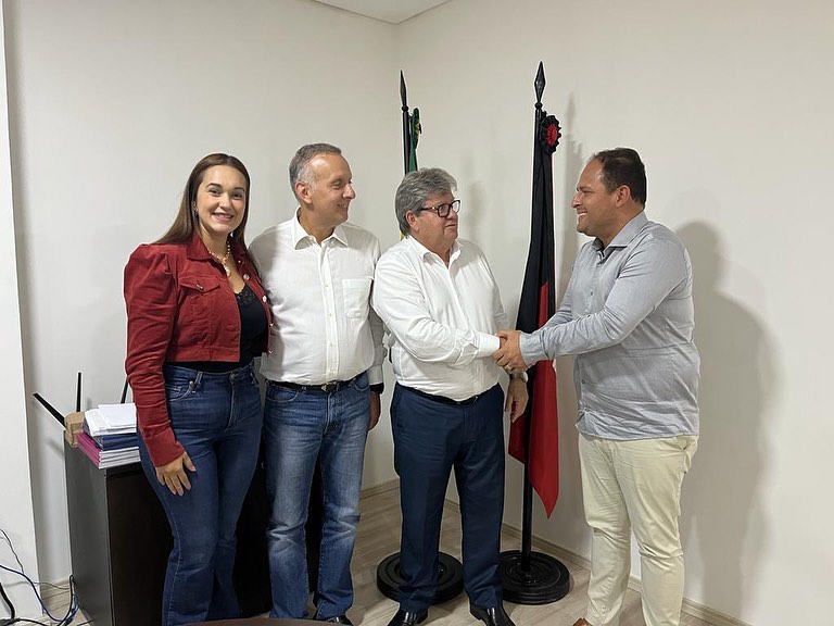 No encontro com João, também estavam presentes o deputado federal Aguinaldo Ribeiro e Isaurinha Meireles, esposa de Eduardo - Foto: Reprodução/redes sociais