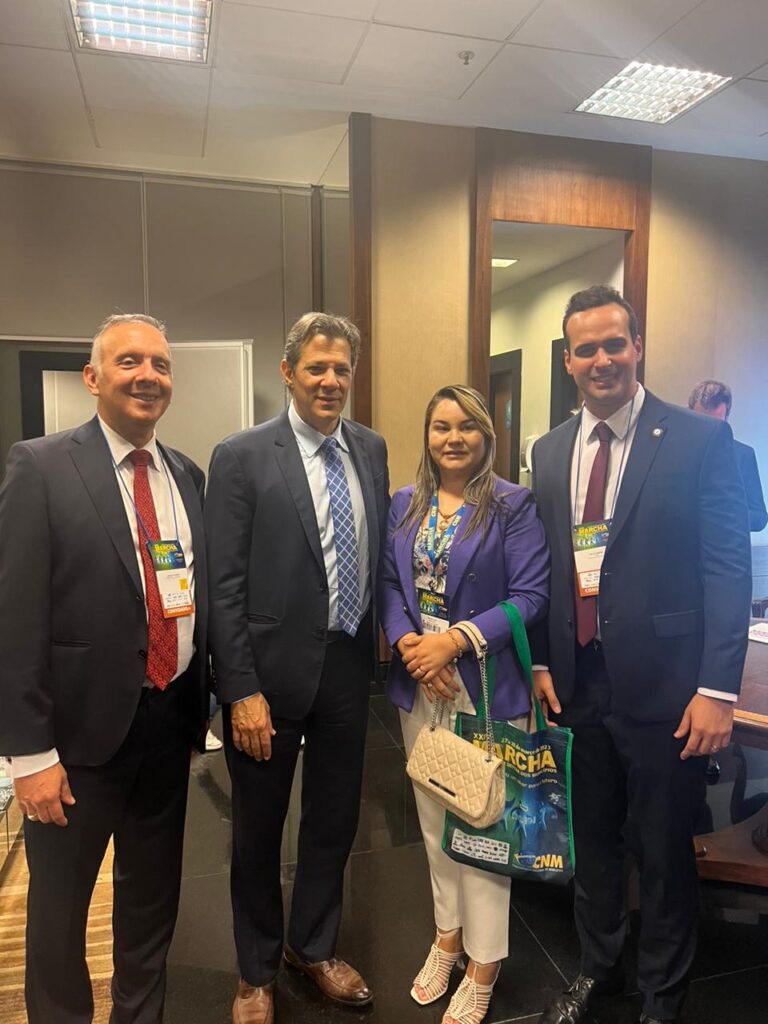 Pela ordem: Aguinaldo Ribeiro, Fernando Haddad, Lili Oliveira e Lucas Ribeiro - Foto: Reprodução/redes sociais