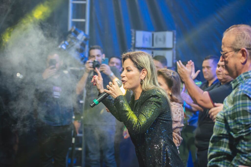 “Muita alegria de estar compartilhando esse grande momento que vive a cidade de Mamanguape”, disse Danielle – Foto: Assessoria