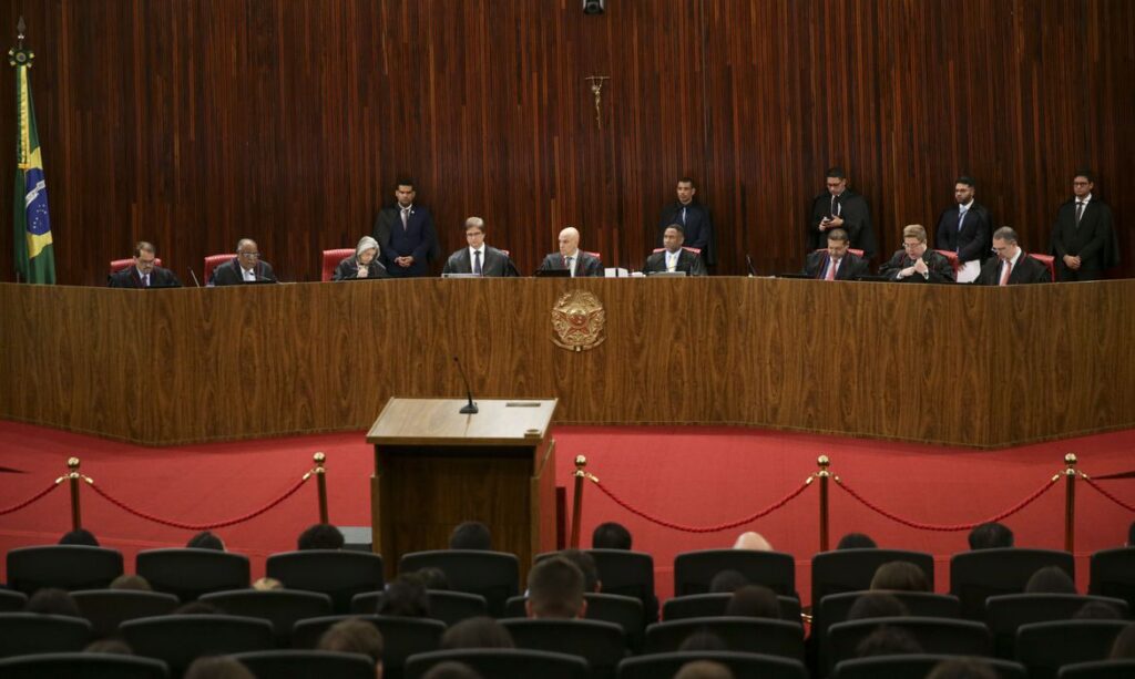 Tribunal Superior Eleitoral iniciou o julgamento da ação que pode deixar Bolsonaro inelegível - Foto: Marcelo Camargo/Agência Brasil