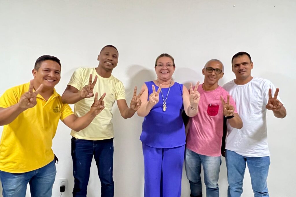 Magna ao lado de novos aliados - Foto: Assessoria