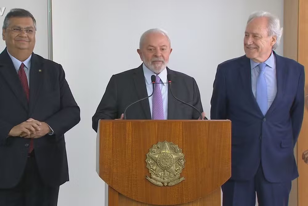 Flávio Dino, Lula e Lewandowski em Brasília. — Foto: GloboNews/Reprodução