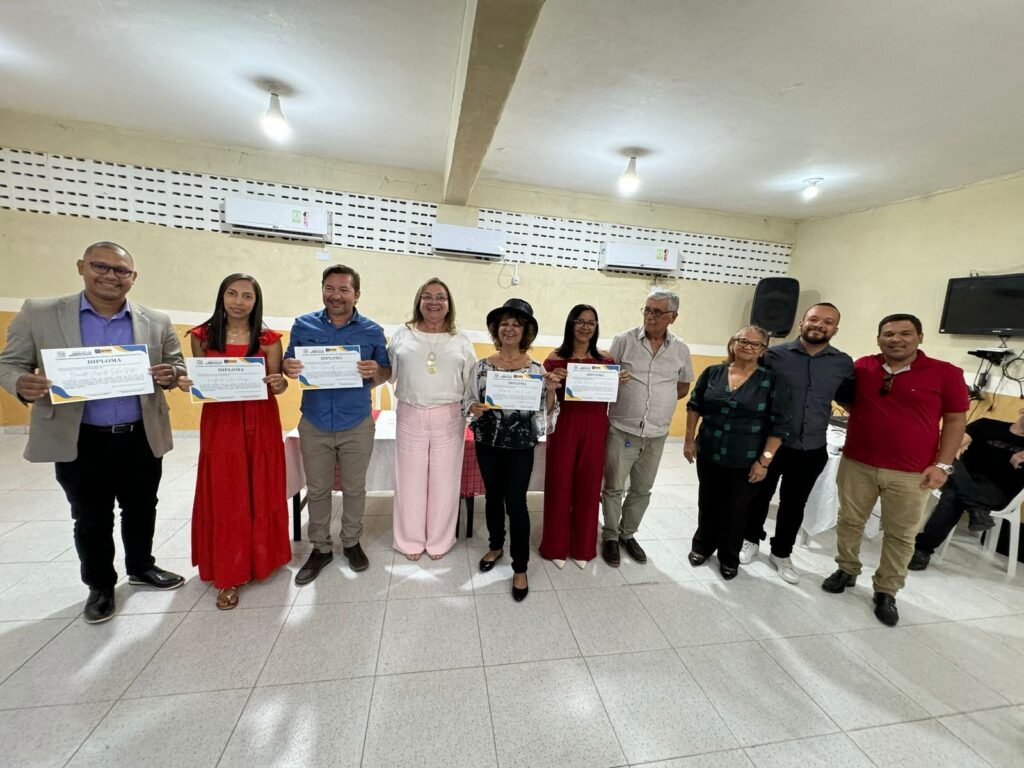 Prefeita Magna Gerbasi durante a posse dos novos conselheiros tutelares de Rio Tinto - Foto: Reprodução/Divulgação