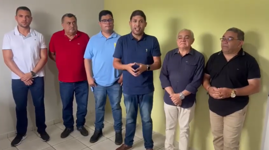 Da esquerda para a direita: Ramon Menezes, José Antônio de Lima, Saulo Fernandes, Renato Meireles, José Agostinho e Ivonaldo Fernandes - Foto: Reprodução