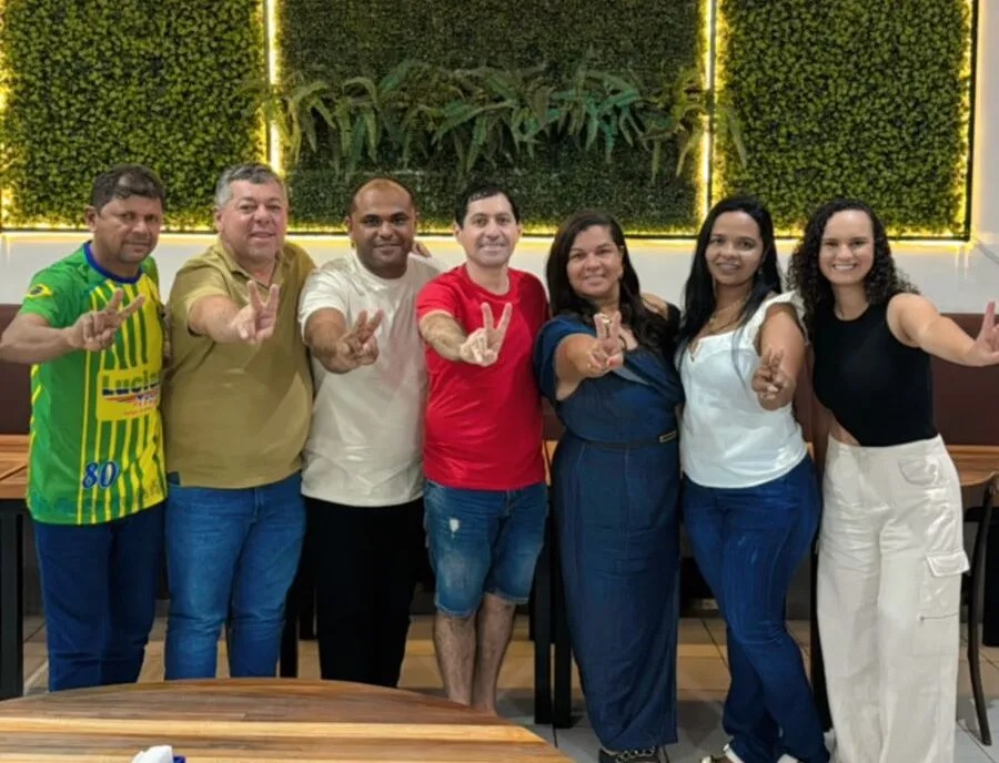Prefeito Helhinho Souza e os vereadores eleitos no último pleito municipal - Foto: Reprodução