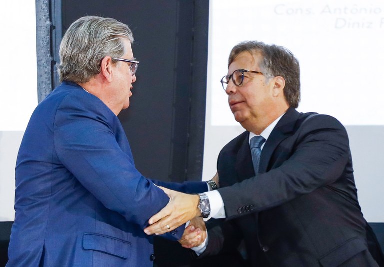 Governador João Azevêdo e o conselheiro Fábio Nogueira, novo presidente do TCE - Foto: Francisco França