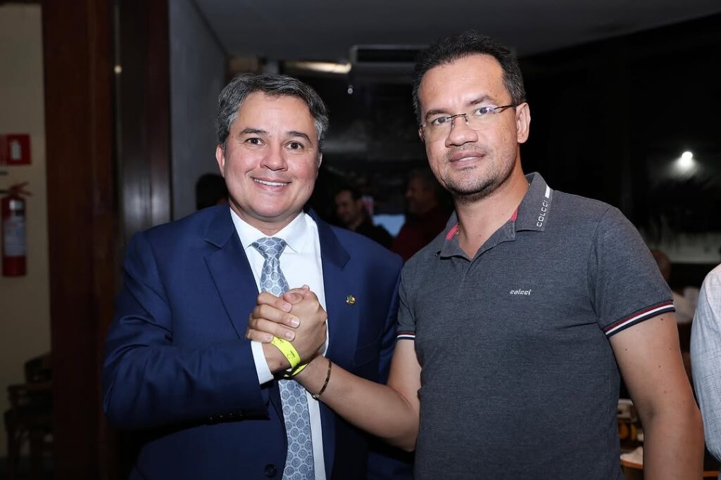 Senador Efraim Filho (direita) e o prefeito Batista Torres (esquerda) - Foto: Reprodução/redes sociais