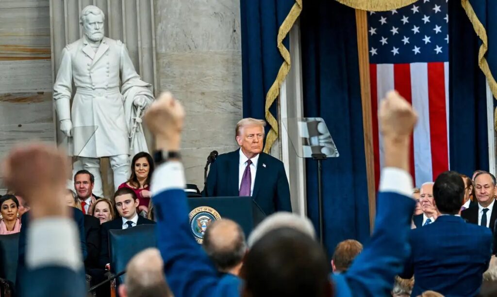 Donald Trump retorna à presidência norte-americana 4 anos após ocupar o cargo pela primeira vez, entre 2017 e 2020 - Foto: Kenny Holston/Pool via REUTERS