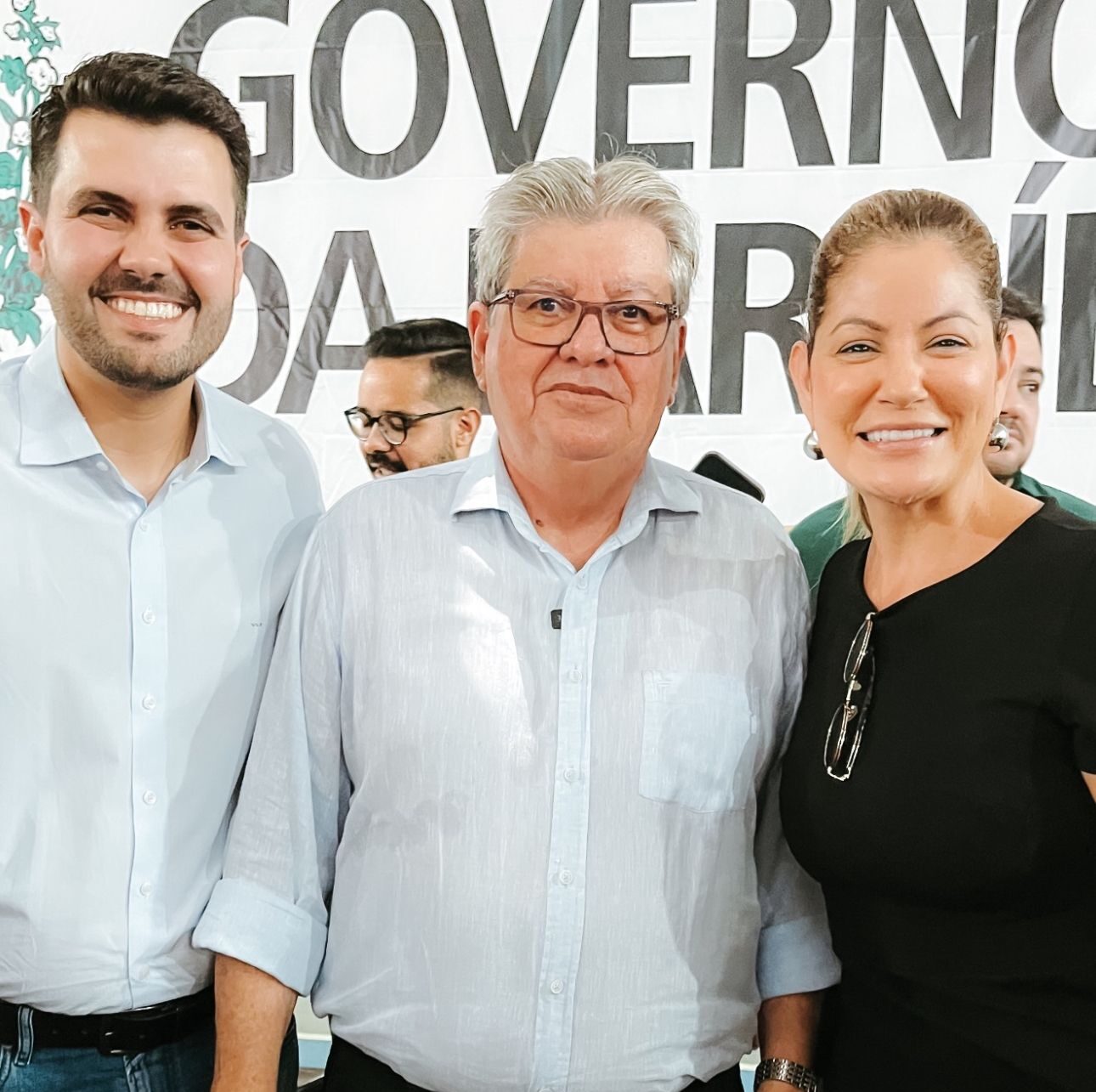 Secretário de Educação da Paraíba, Wilson Filho (esquerda); governador João Azevêdo (centro); e a deputada Danielle do Vale (direita) - Foto: Reprodução/redes sociais