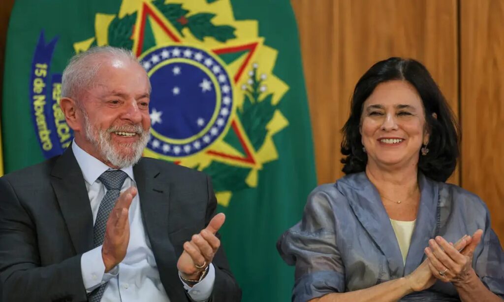 Presidente Luiz Inácio Lula da Silva e a ministra da Saúde, Nísia Trindade - Foto: Jose Cruz/Agência Brasil
