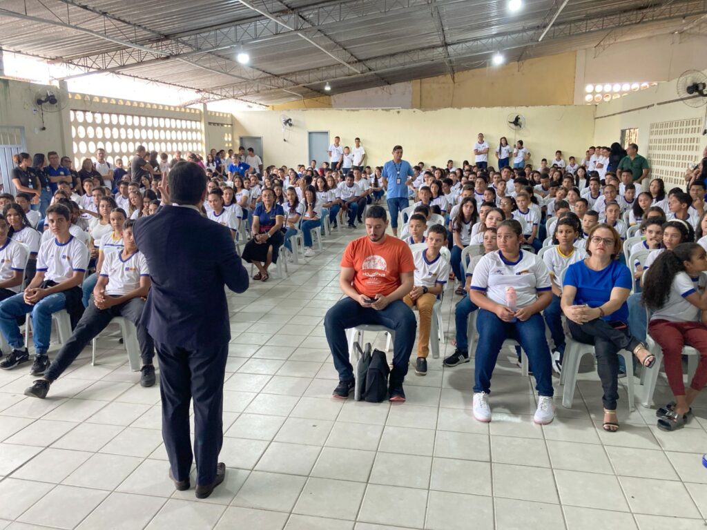 Juiz faz palestra sobre drogas em escola de Rio Tinto - Foto: TJPB