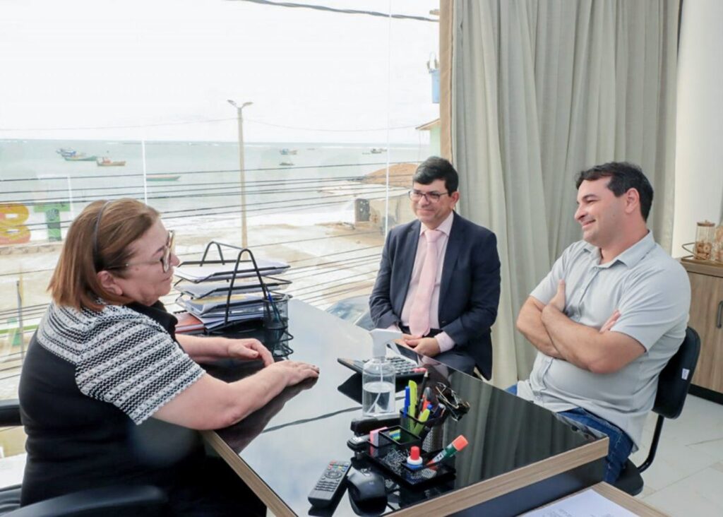 Prefeita e secretário de Gestão receberam o diretor do Fórum - Foto: TJPB