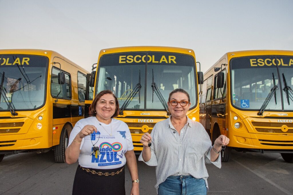 Prefeitura de Rio Tinto chega a seis ônibus escolares entregues na Magna Gerbasi - Foto: Divulgação