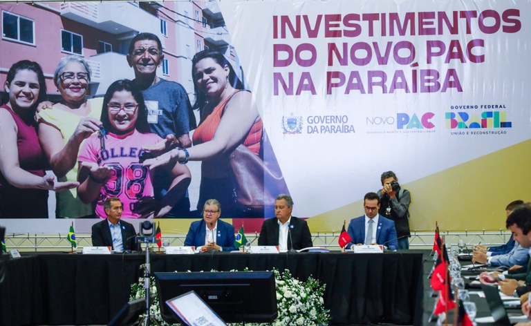 João Azevêdo se reuniu no Centro de Convenções de João Pessoa, com os ministros Rui Costa e Waldez Góes - Foto: Francisco França