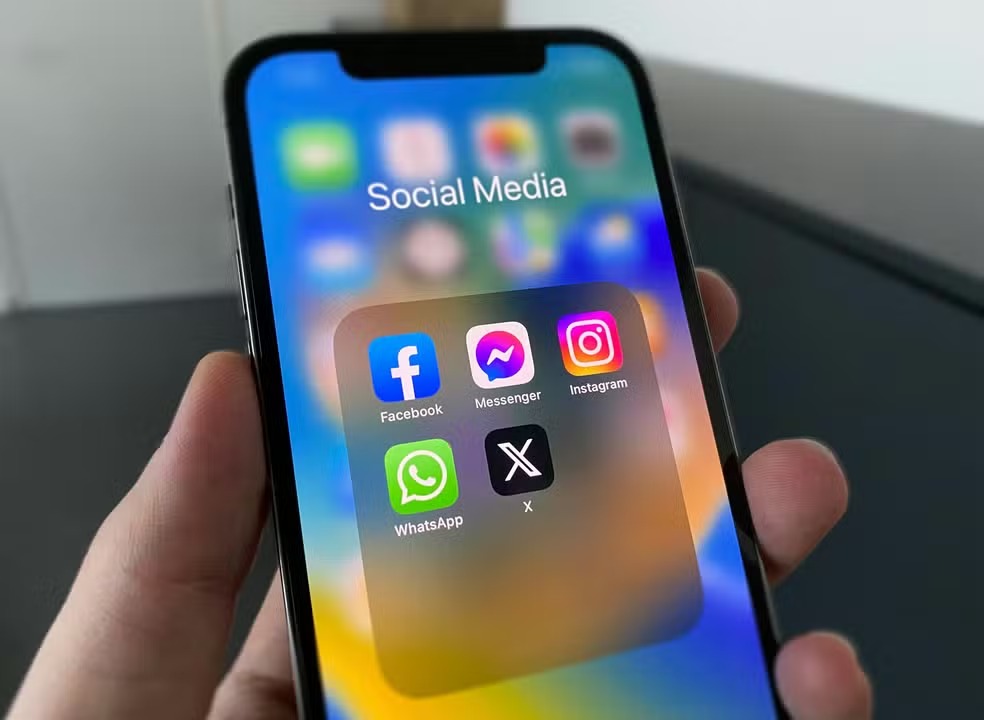 Ícones do Facebook, Messenger, Instagram, WhatsApp e X — Foto: Julian Christ/Unsplash