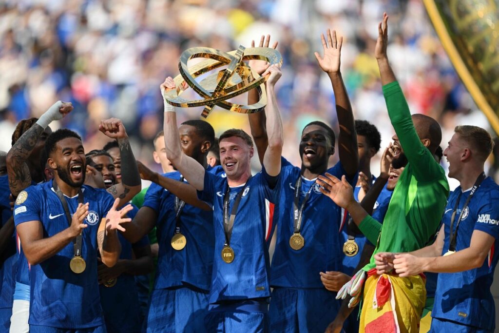 Chelsea levanta troféu da Copa do Mundo de Clubes - Foto: ANGELA WEISS / AFP